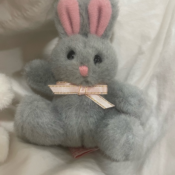 Vintage Russ Berrie Plush Bunny Trio - Brown, White, and Gray pristine 4” (3) - Picture 4 of 8